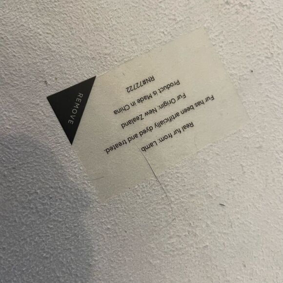 UGG Sheepskin Area Rug, 36" L x 24" W x 1" H, Grey NWT - Picture 9 of 10